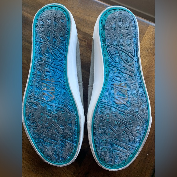 Blowfish Malibu Women’s Slip On Sneakers - Picture 2 of 5